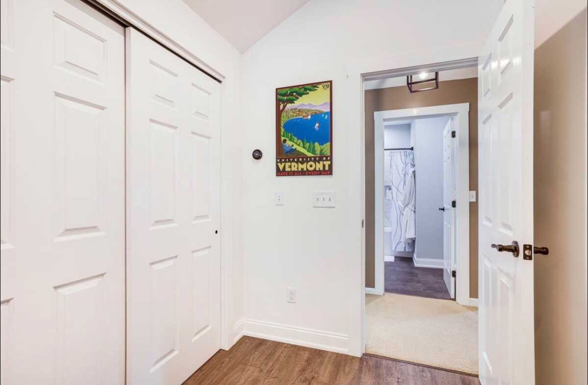 Large Apartment close to everything - Secluded & Quiet - Photo 9