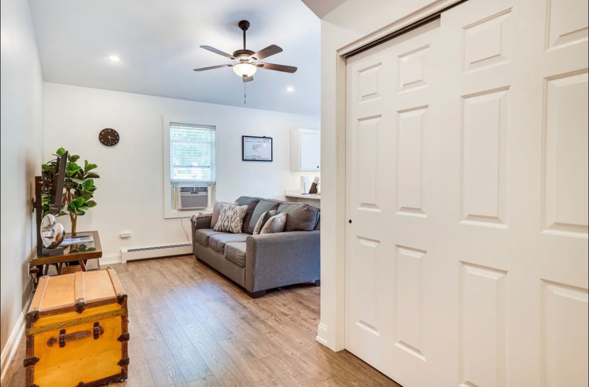 Large Apartment close to everything - Secluded & Quiet - Photo 7