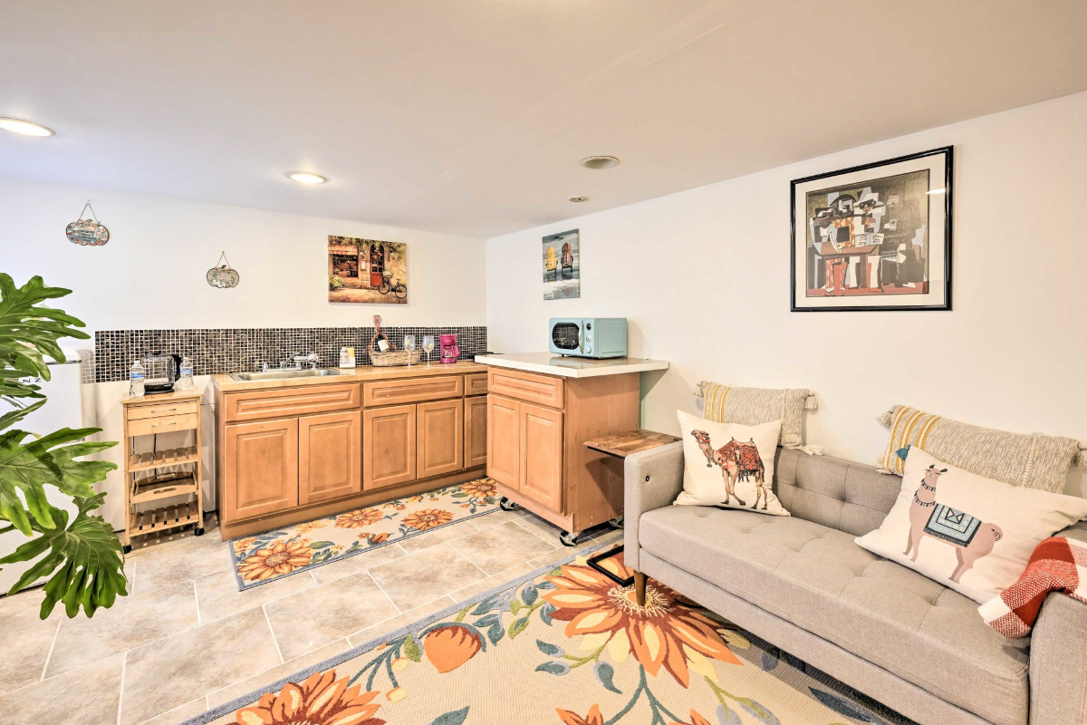 Experience Cozy Luxury in Island Park - Your Perfect One bedroom Apartment Retreat - Photo 8