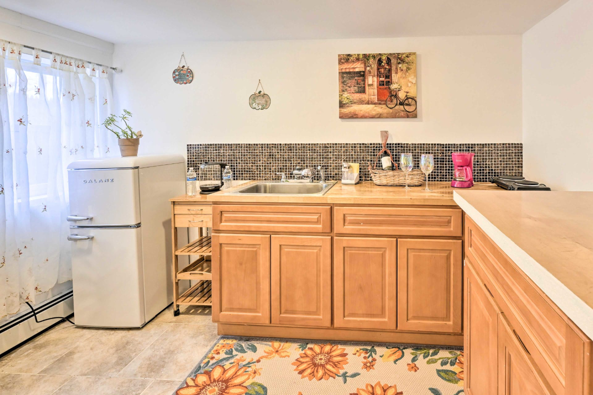 Experience Cozy Luxury in Island Park - Your Perfect One bedroom Apartment Retreat - Photo 10