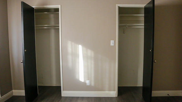 Private Primary Bedroom near Cedars Sinai, Beverly Center, and The Grove. - Photo 6