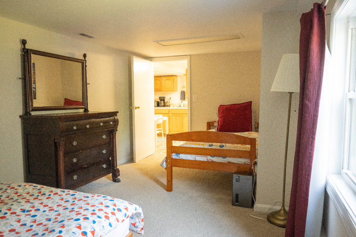 Cozy & spacious 2-br apt in quiet DC neighborhood - Photo 11