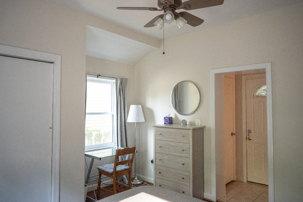 Cozy & spacious 2-br apt in quiet DC neighborhood - Photo 9