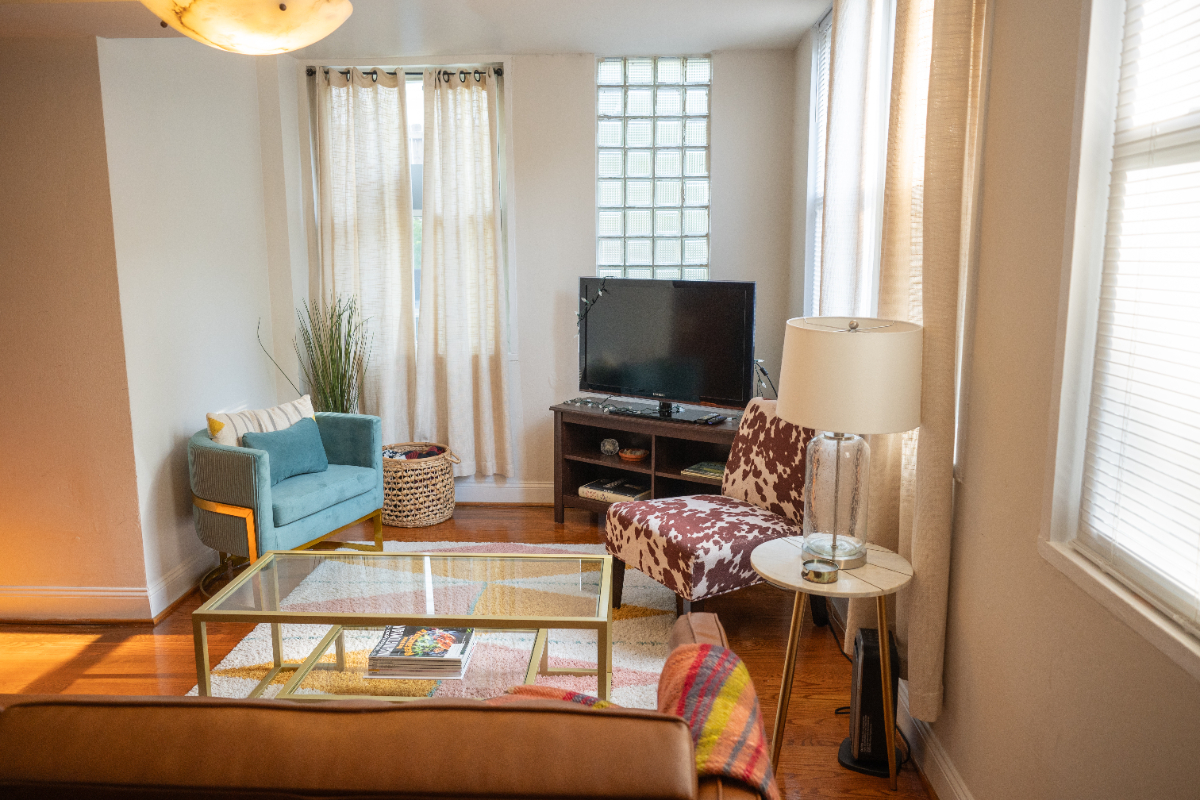 Cozy & spacious 2-br apt in quiet DC neighborhood - Photo 1