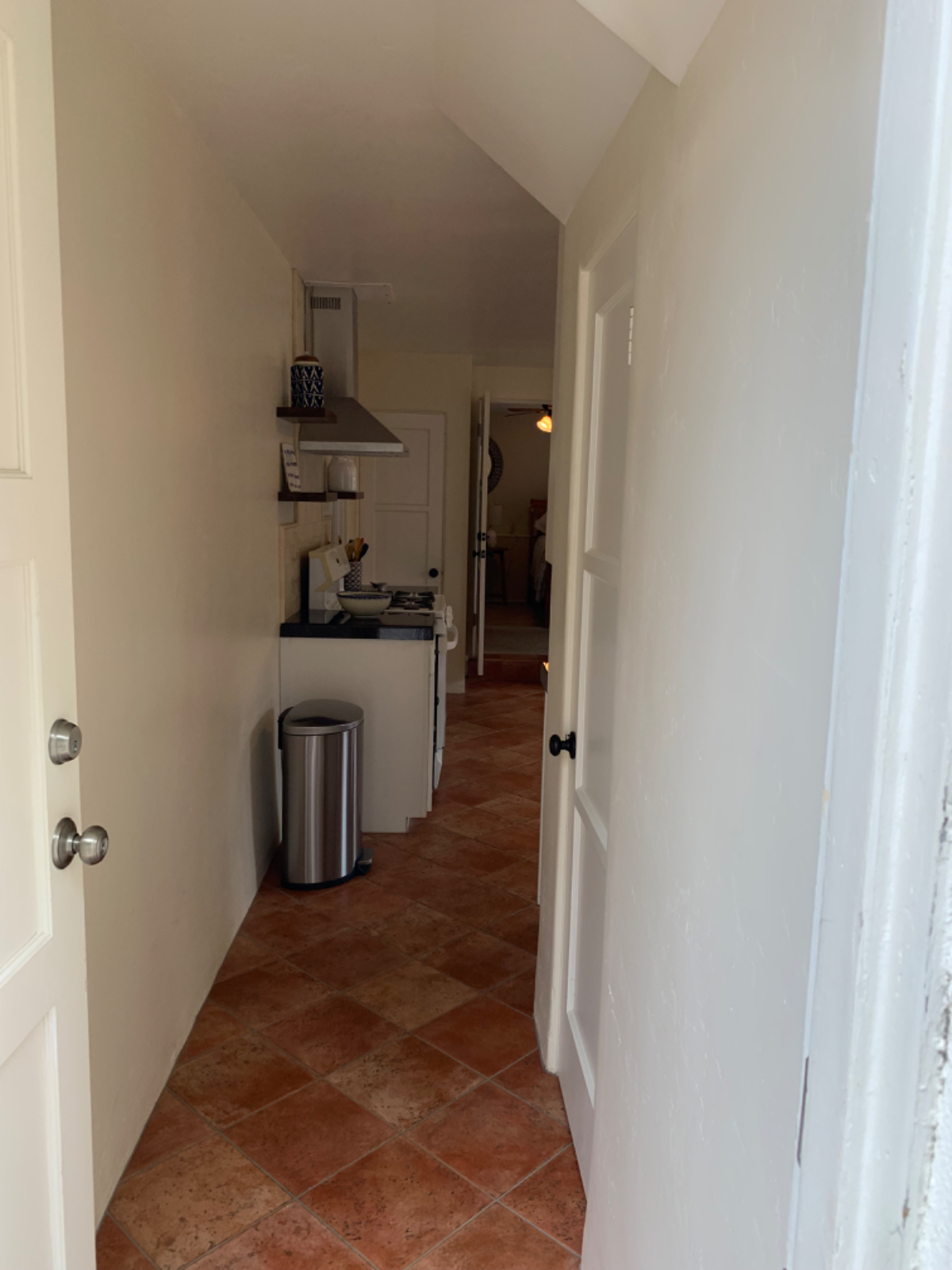 Well-lit Sanctuary - Charming One Bedroom Apartment Designed Just for You - Photo 4