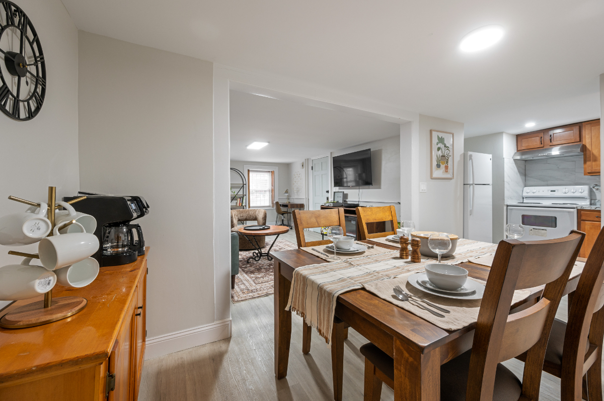 1 bedroom Apt w/ Parking  in Center Square close to Albany Med and Washington Park - Photo 8