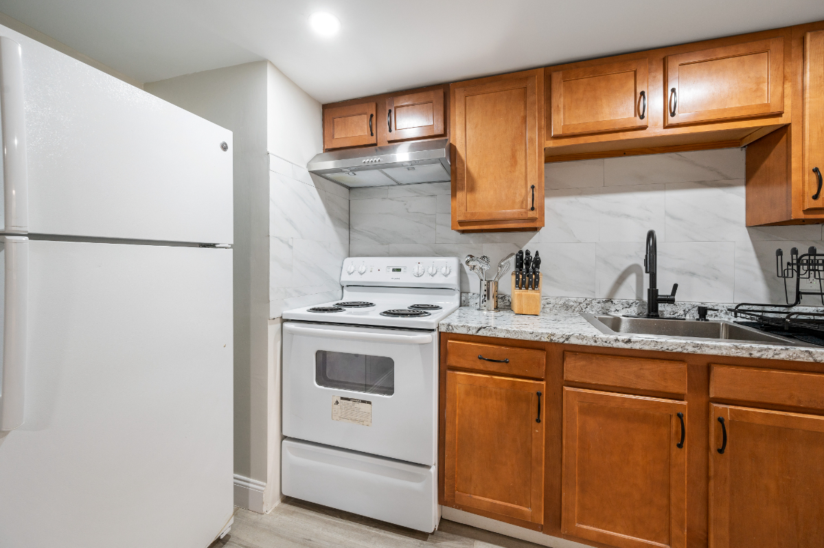 1 bedroom Apt w/ Parking  in Center Square close to Albany Med and Washington Park - Photo 10