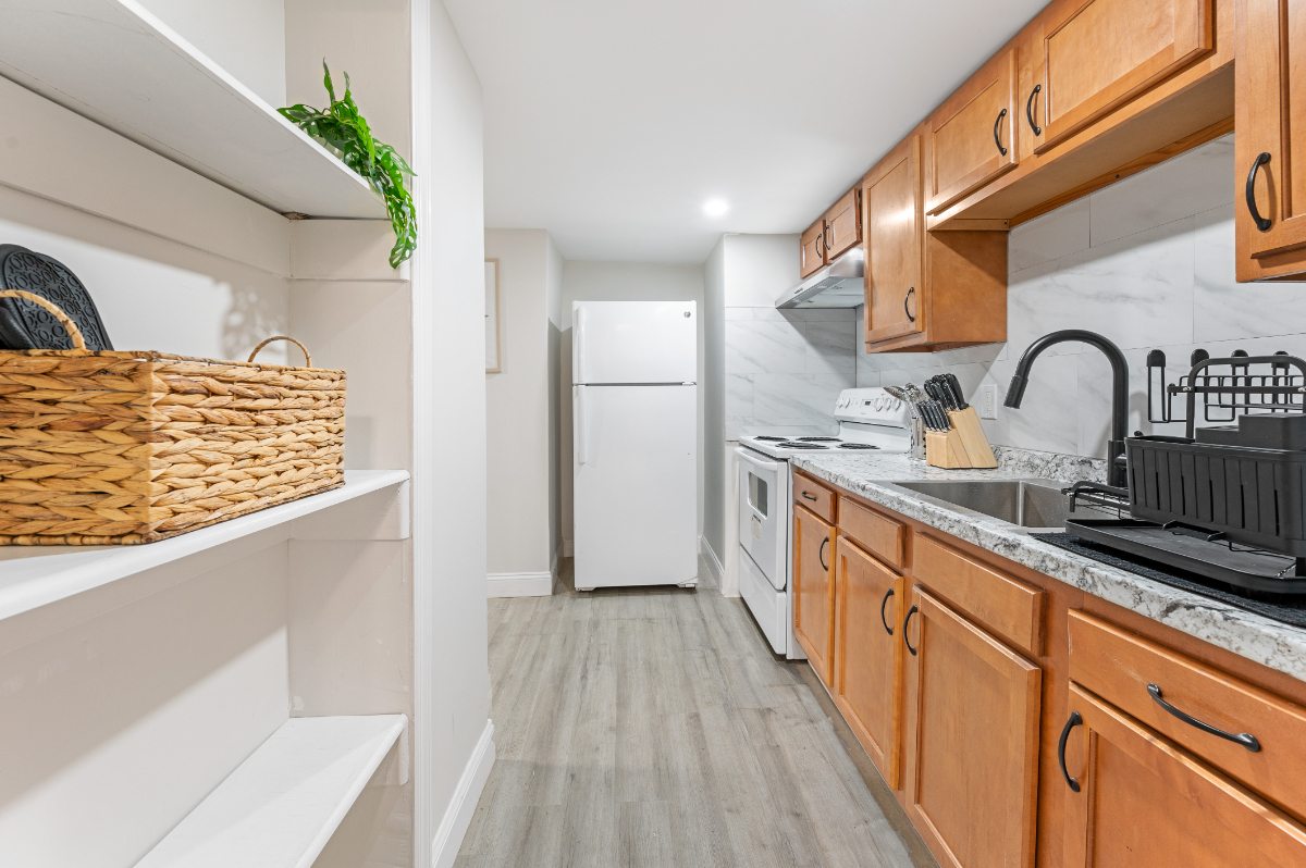1 bedroom Apt w/ Parking  in Center Square close to Albany Med and Washington Park - Photo 11