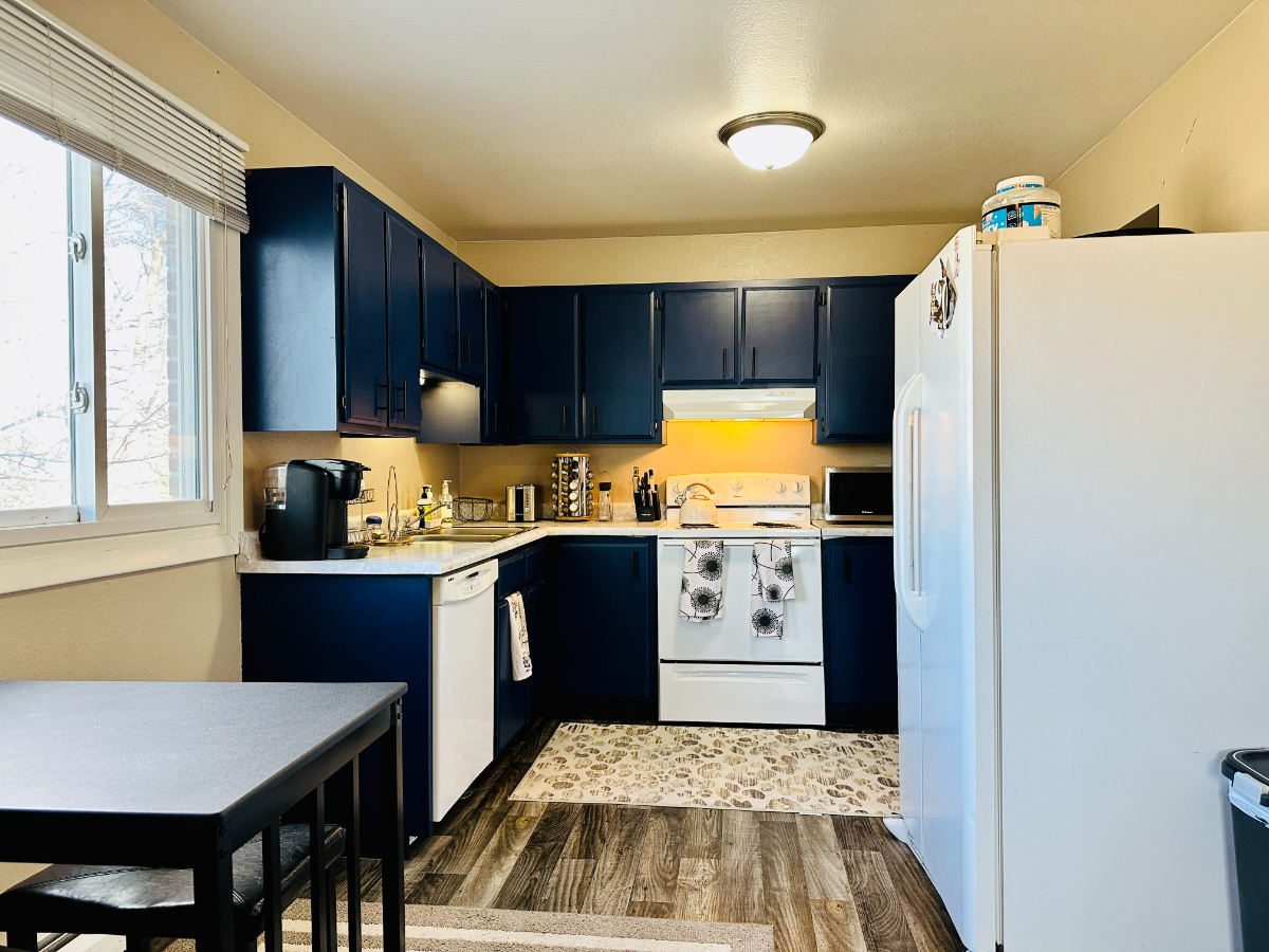 Spacious and convenient apartment close to Banner Health - Photo 3