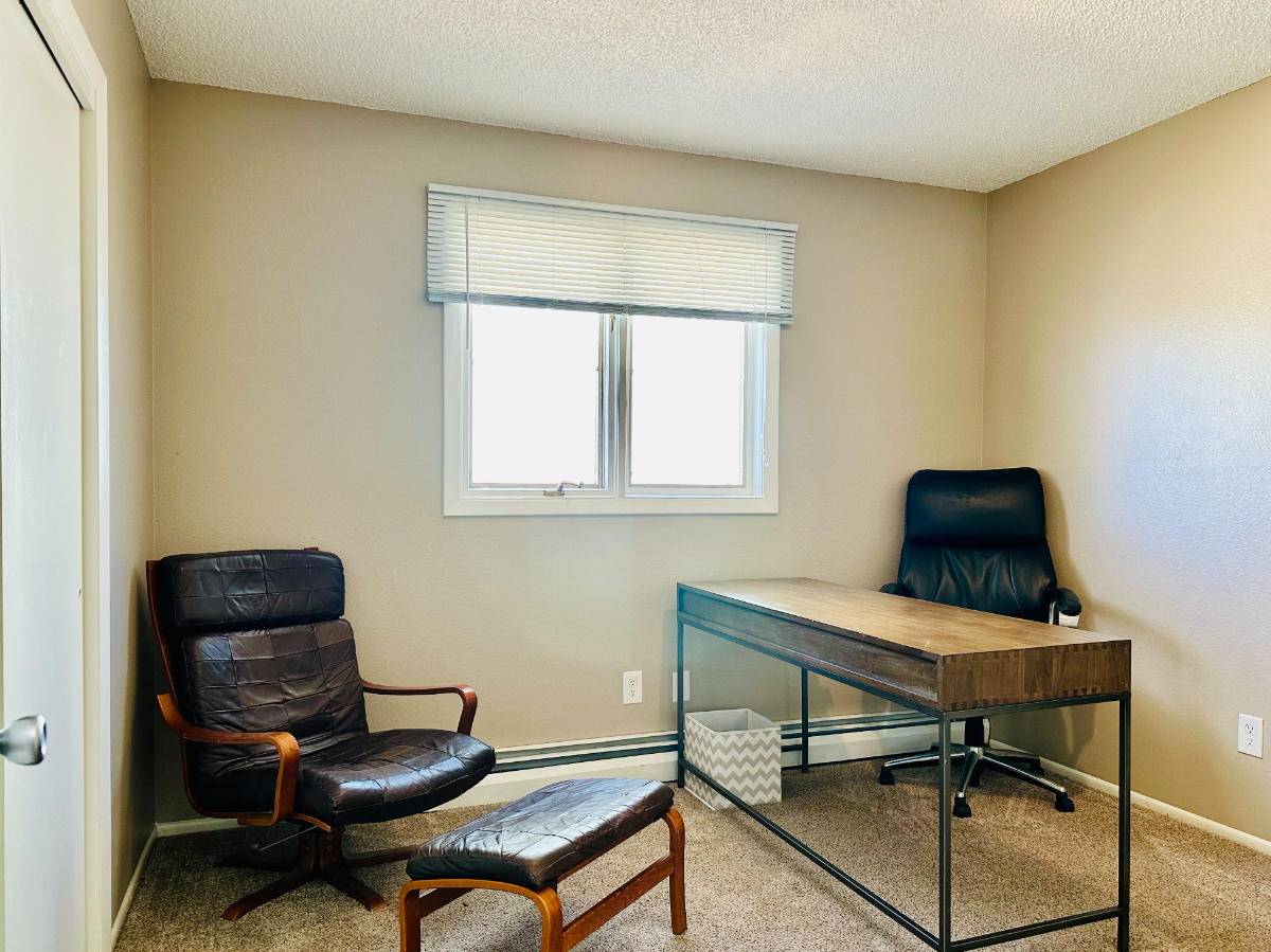 Spacious and convenient apartment close to Banner Health - Photo 8