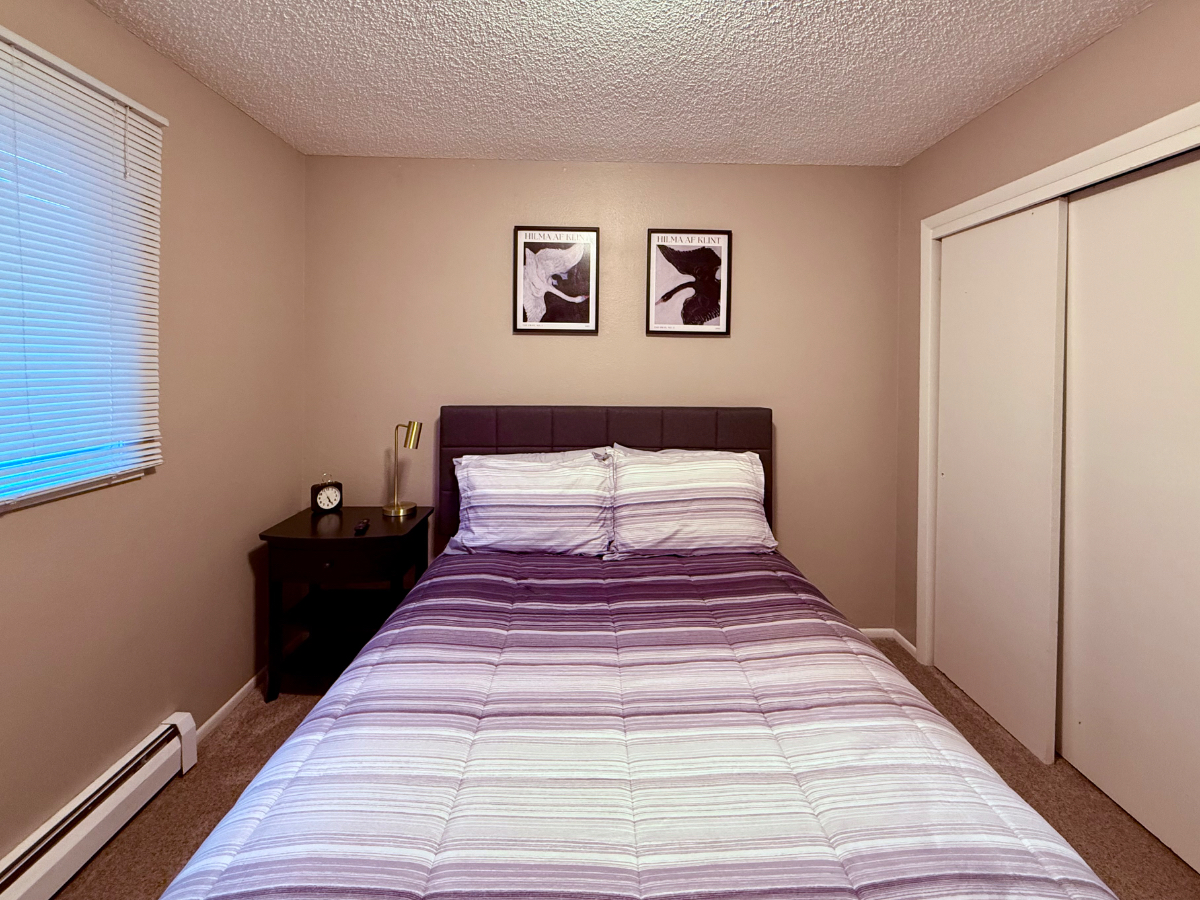 Spacious and convenient apartment close to Banner Health - Photo 9