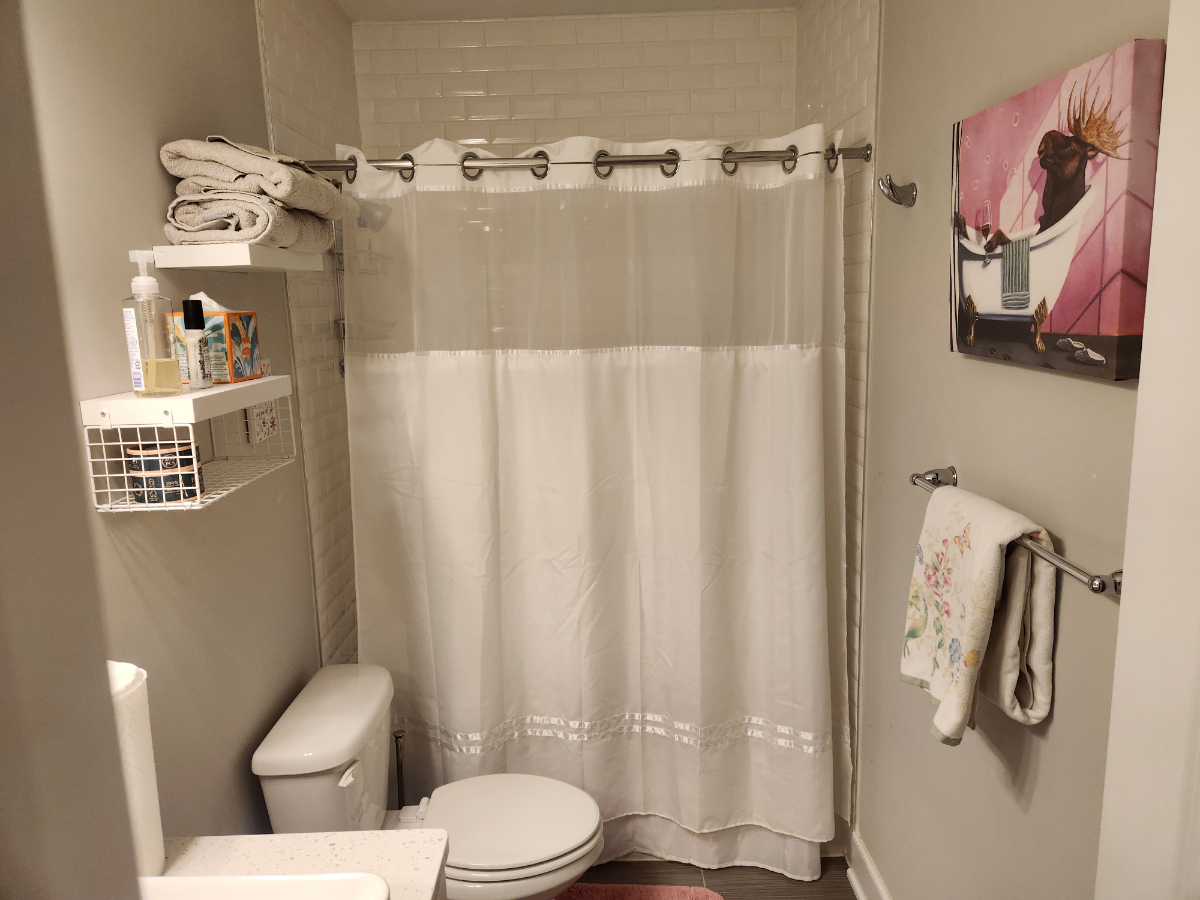 Comfortable Furnished Room with Private Bath in Woodridge, NE DC - Photo 3