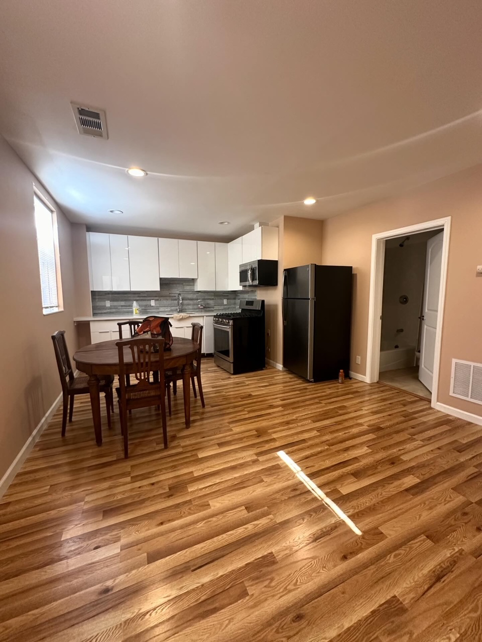 Large 1 Bedroom/1 Bath