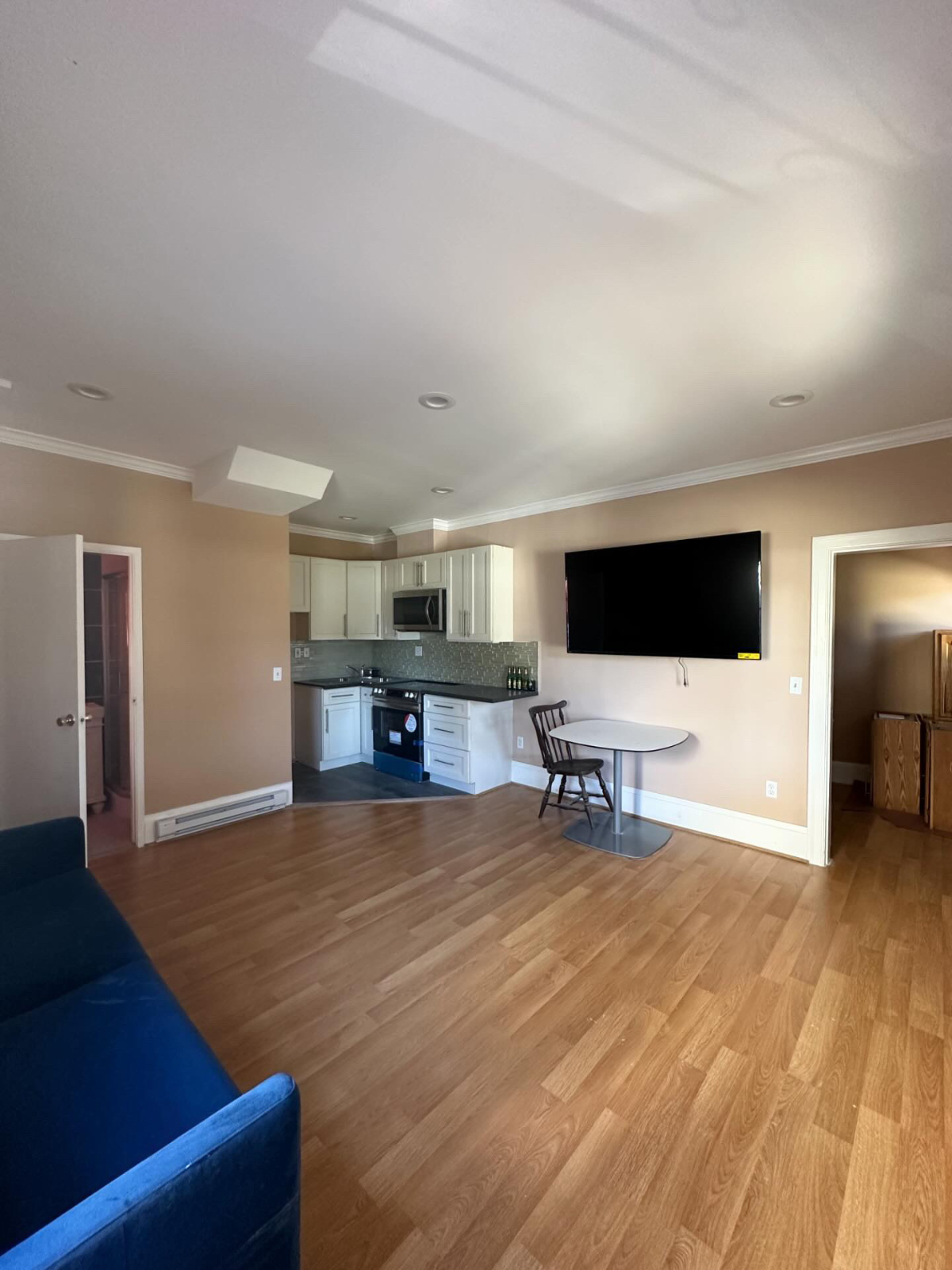 Cozy and Spacious Studio w/ Full Kitchen