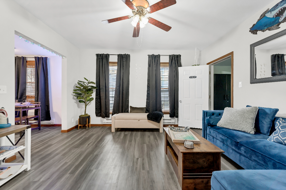 Unique 'Shark-house' 1 bed property with off street parking - Photo 3