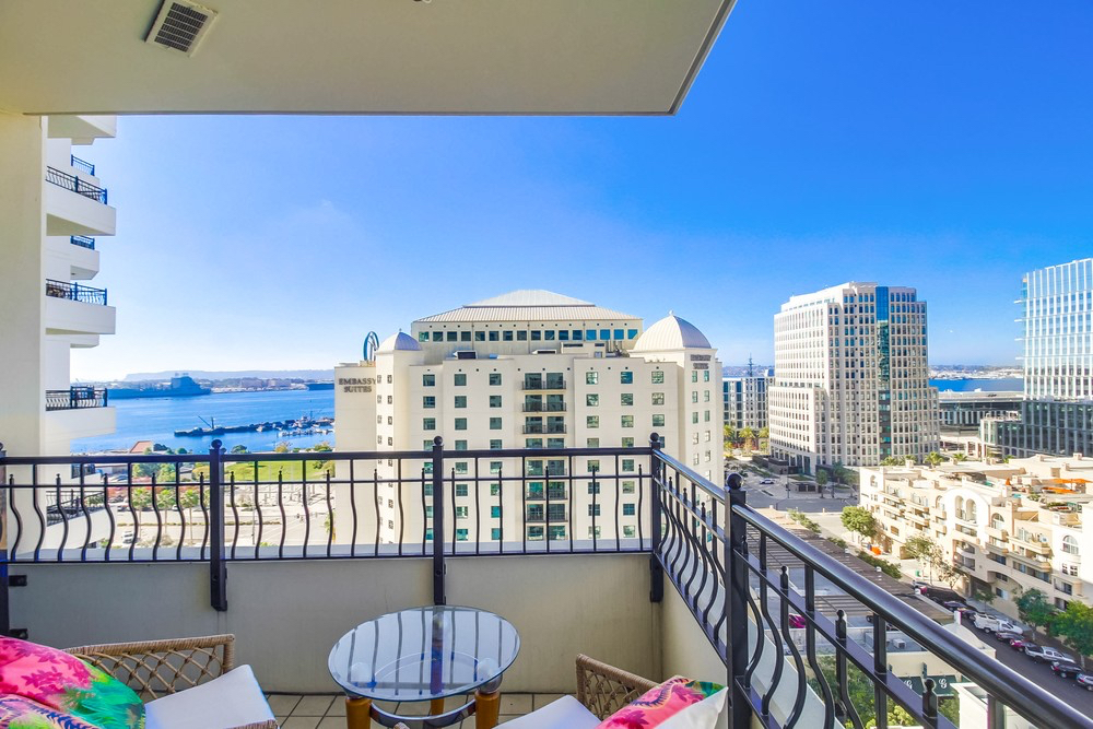 MARINA DISTRICT 700 W Harbor Dr Unit 1406 Downtown 92101 FURNISHED All Utilites 2bd 2 ba 2 parking 1013 sf - Photo 1