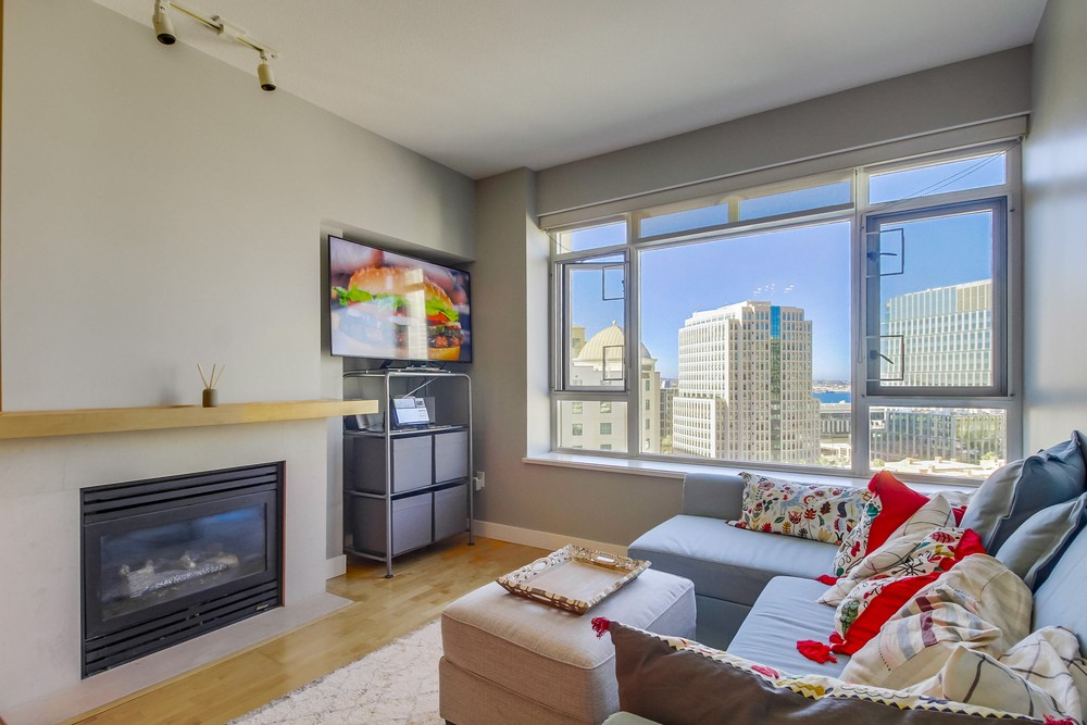 MARINA DISTRICT 700 W Harbor Dr Unit 1406 Downtown 92101 FURNISHED All Utilites 2bd 2 ba 2 parking 1013 sf - Photo 2