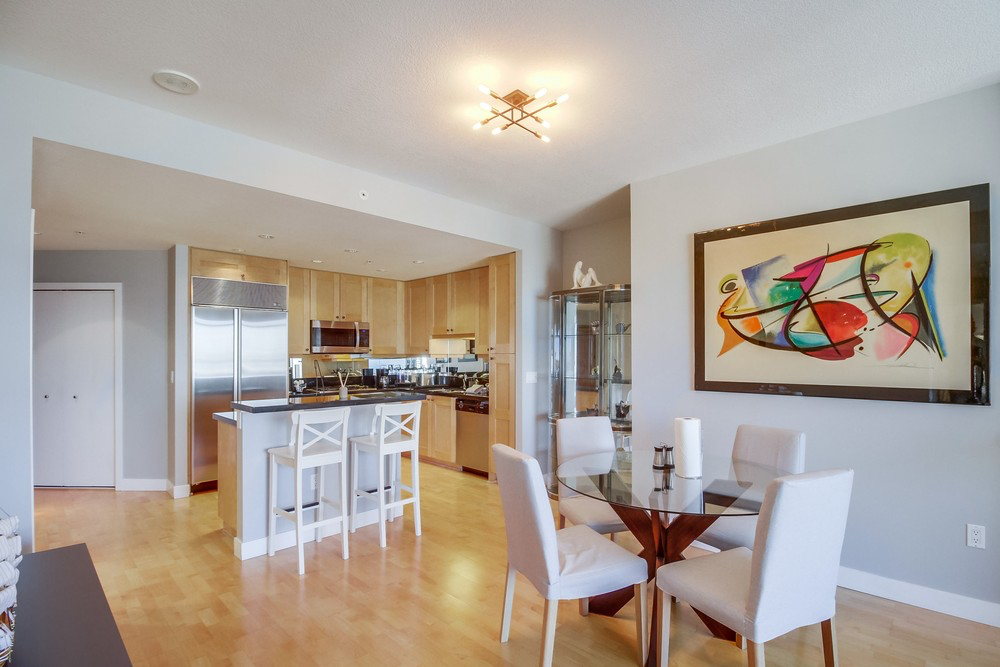 MARINA DISTRICT 700 W Harbor Dr Unit 1406 Downtown 92101 FURNISHED All Utilites 2bd 2 ba 2 parking 1013 sf - Photo 3