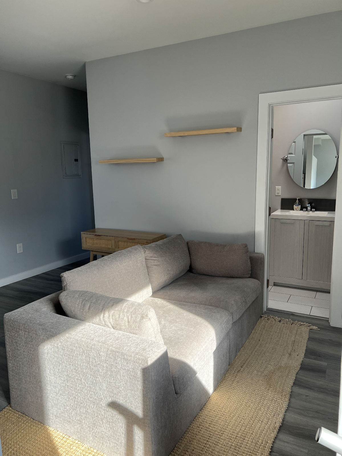 Brand New 1 Bedroom Unit near all hospitals - Photo 4