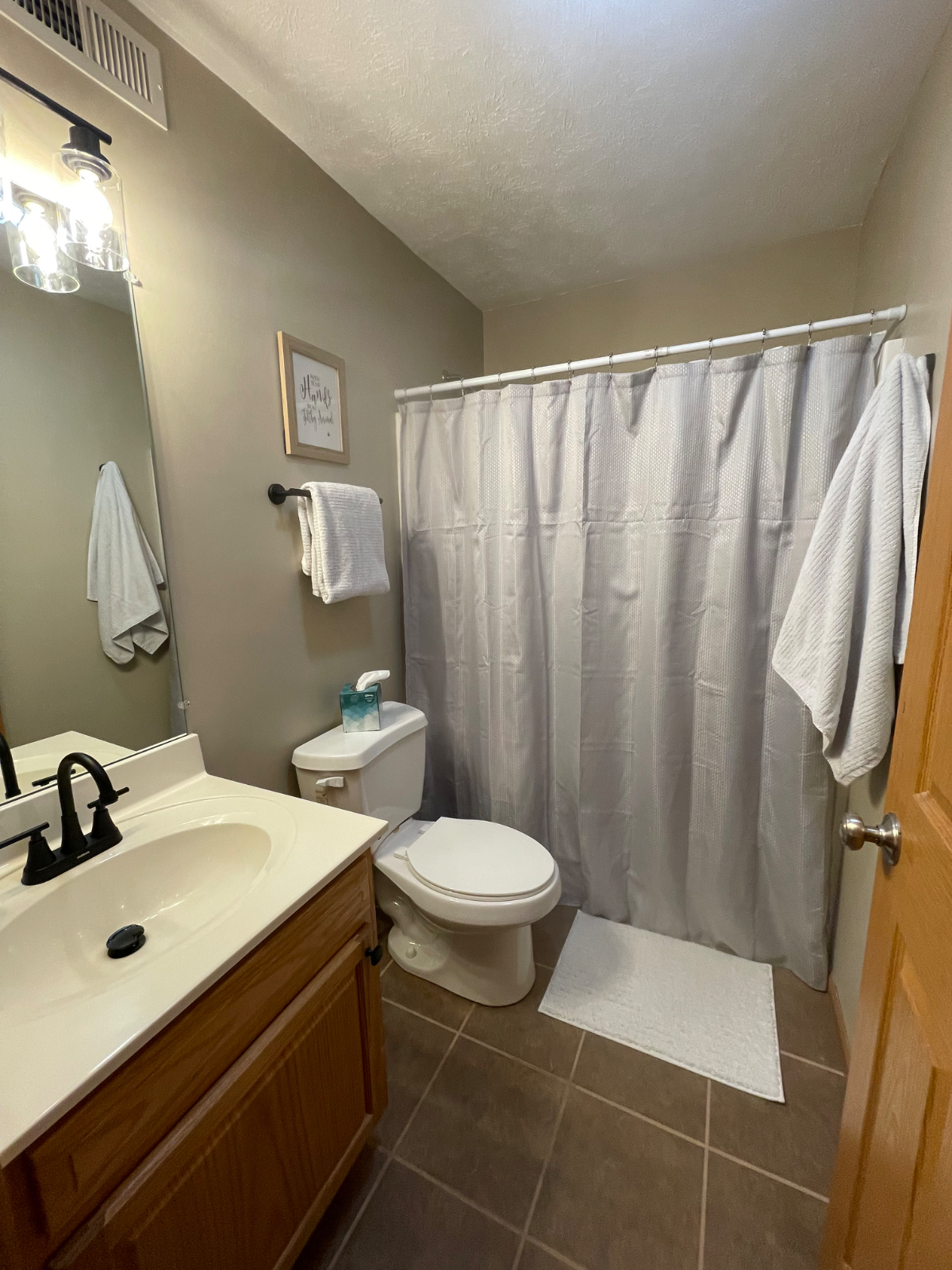 Cozy 2 Bed 2 Condo. Minutes From Hospitals - Photo 8