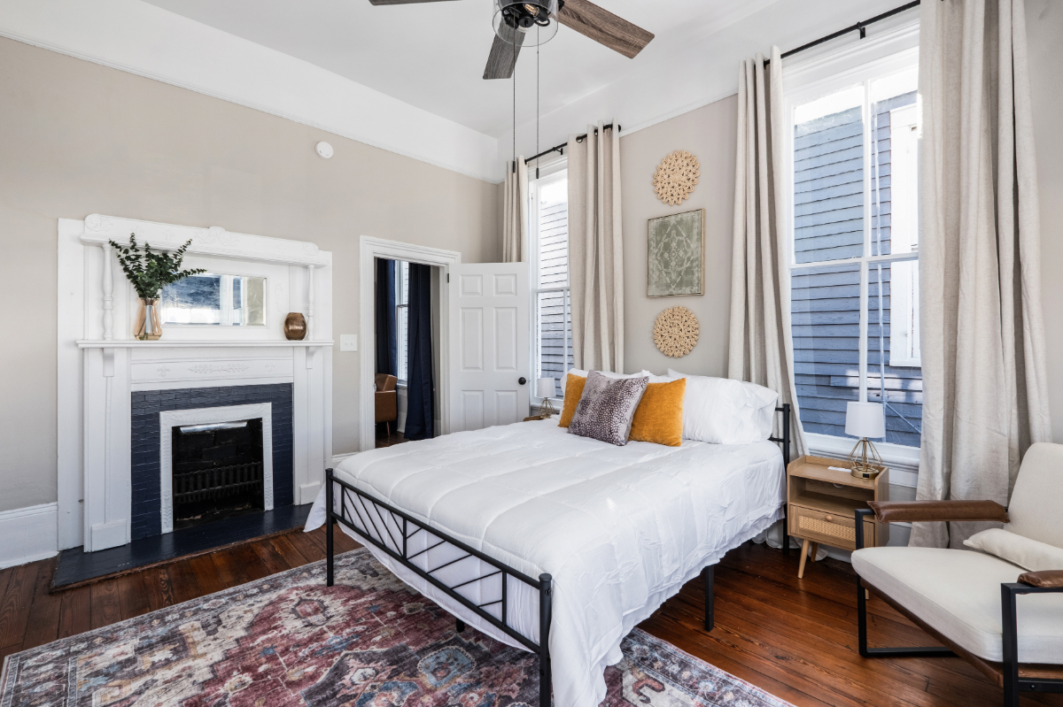 Apt close to Hospital w/ OFFICE