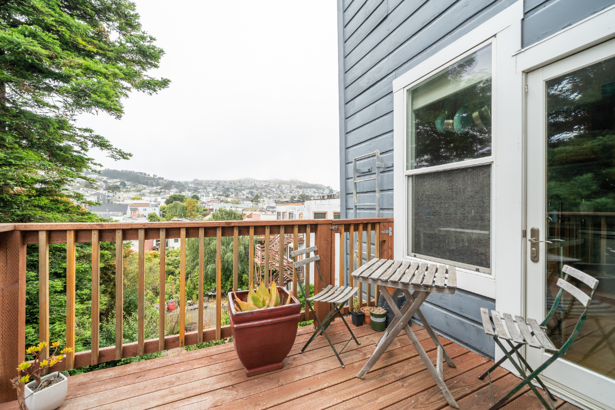 LISTING - Photo 1