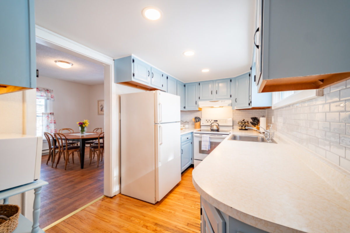 Downtown Cozy 3 Bed 2 Bath - Photo 3