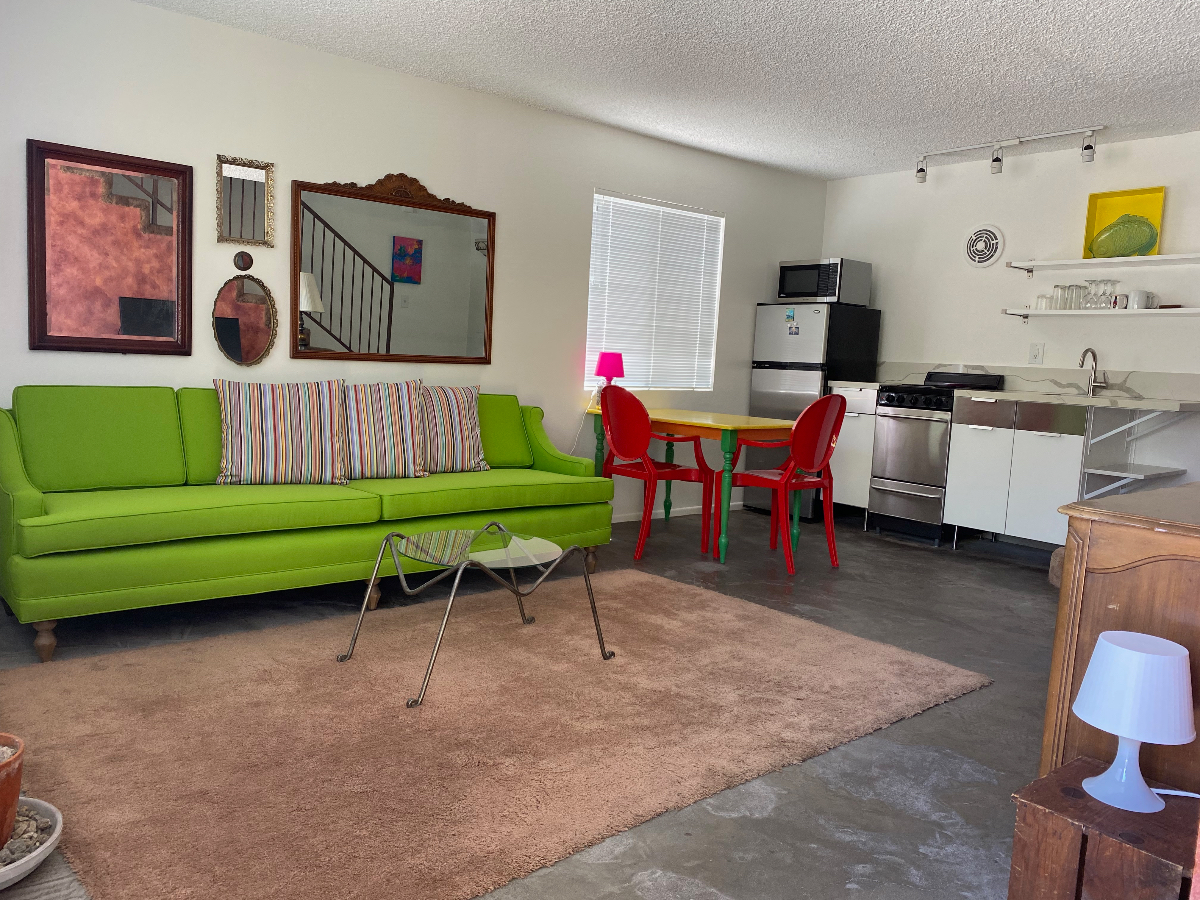 Mid-20th Century Modern Apt. Near Cedars Sinai Hospital - Photo 1