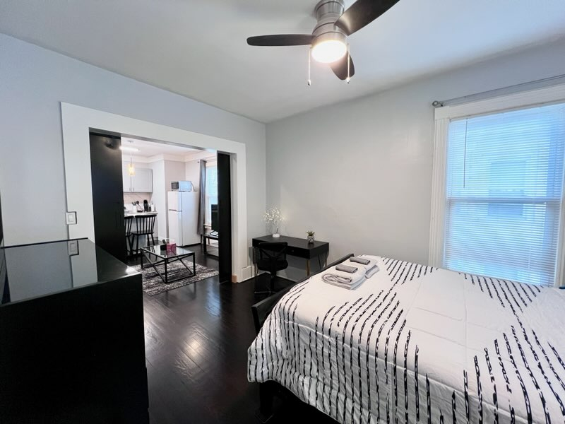 Modern Elegance and Convenience in Stylish Poughkeepsie, NY Apartment Rental - Photo 4