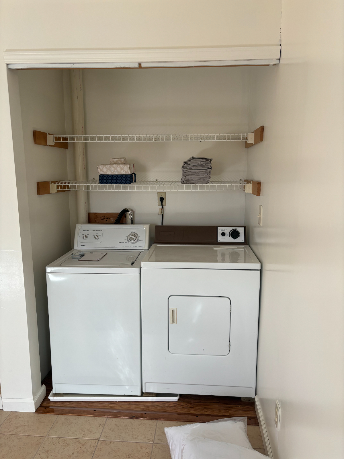 Quiet private apartment near hospital. - Photo 1