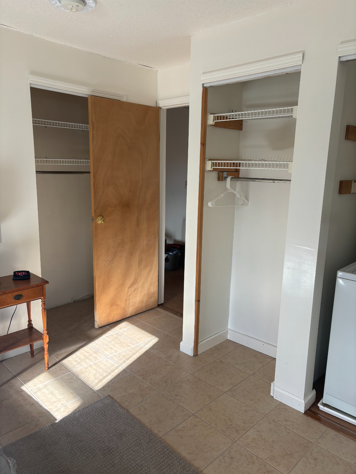 Quiet private apartment near hospital. - Photo 4