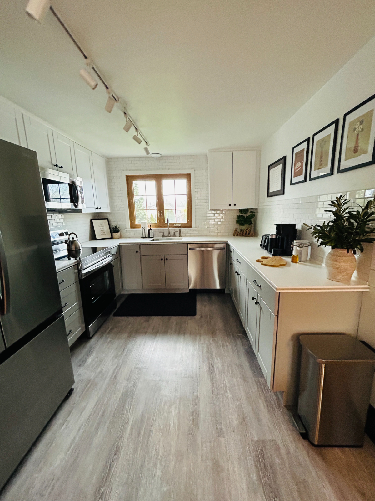 Studio Suite - Photo 1