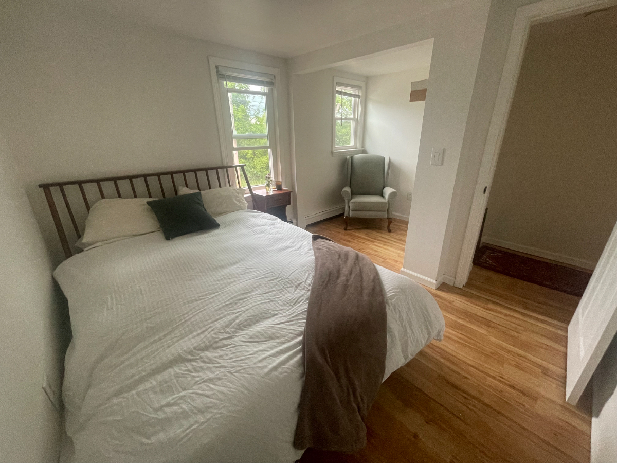 Entire 1 Bedroom Apt Burlington (Not shared) - Photo 4