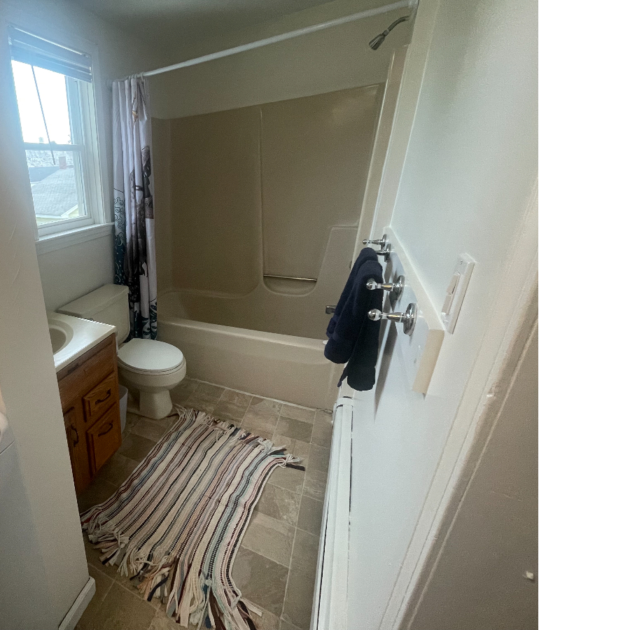 Entire 1 Bedroom Apt Burlington (Not shared) - Photo 6