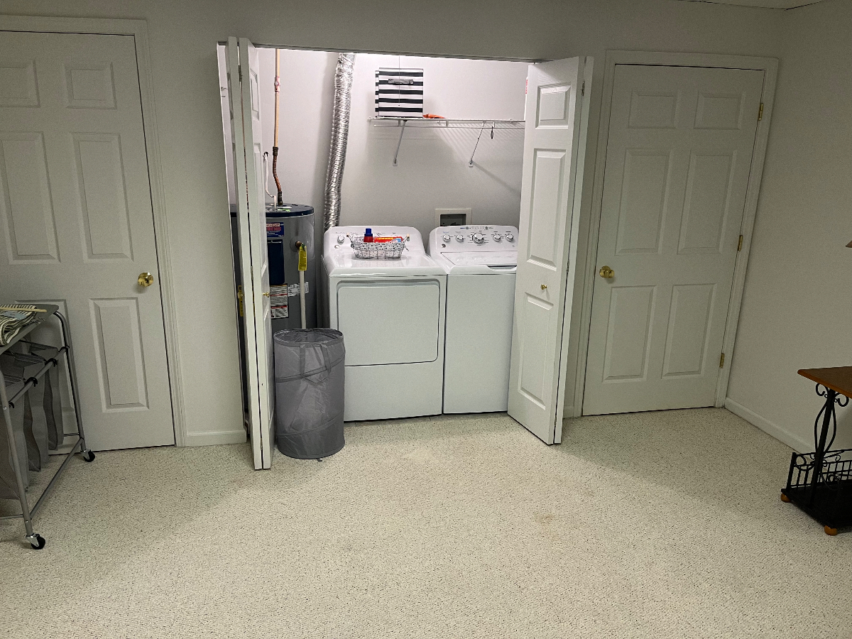 2714 - 2 Bedroom 2.5 Bath Townhouse with Garage - Photo 3