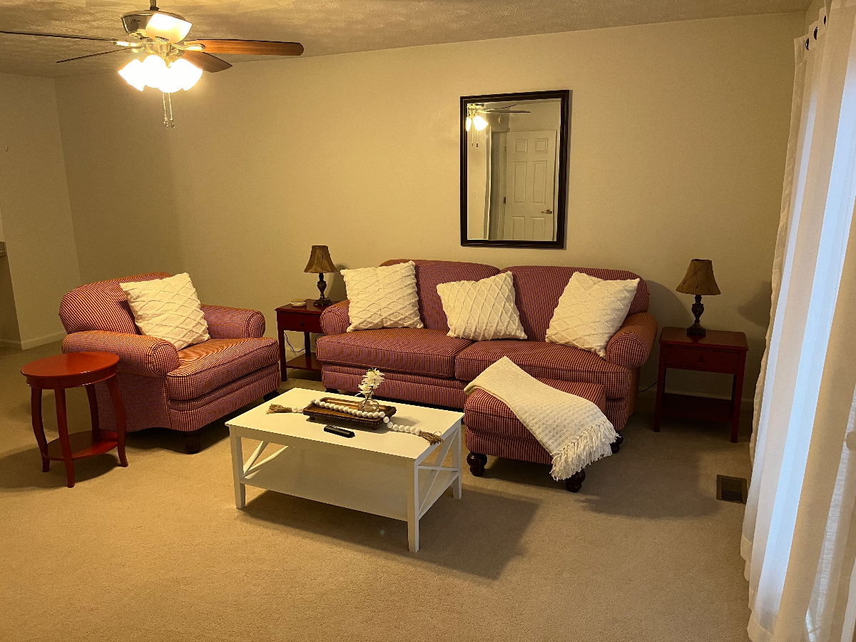 2714 - 2 Bedroom 2.5 Bath Townhouse with Garage - Photo 7
