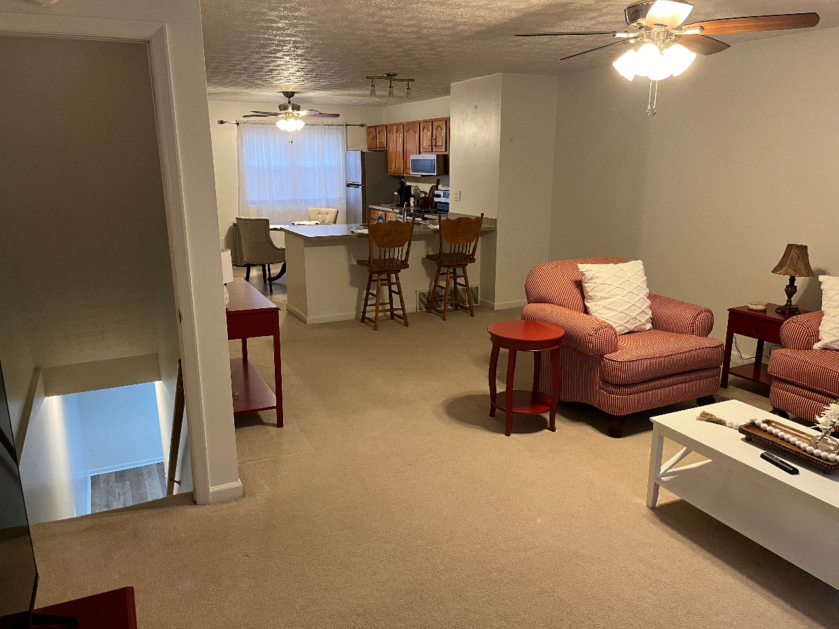 2714 - 2 Bedroom 2.5 Bath Townhouse with Garage - Photo 8