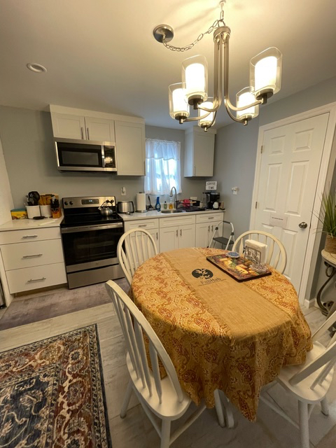 FULLY FURNISHED AND PRIVATE, 1BEDROOM, UTILITIES AND WIFI INCLUDED. PLUS 2 HVAC UNITS FOR PERSONAL C - Photo 6
