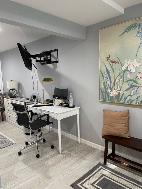 FULLY FURNISHED AND PRIVATE, 1BEDROOM, UTILITIES AND WIFI INCLUDED. PLUS 2 HVAC UNITS FOR PERSONAL C - Photo 3