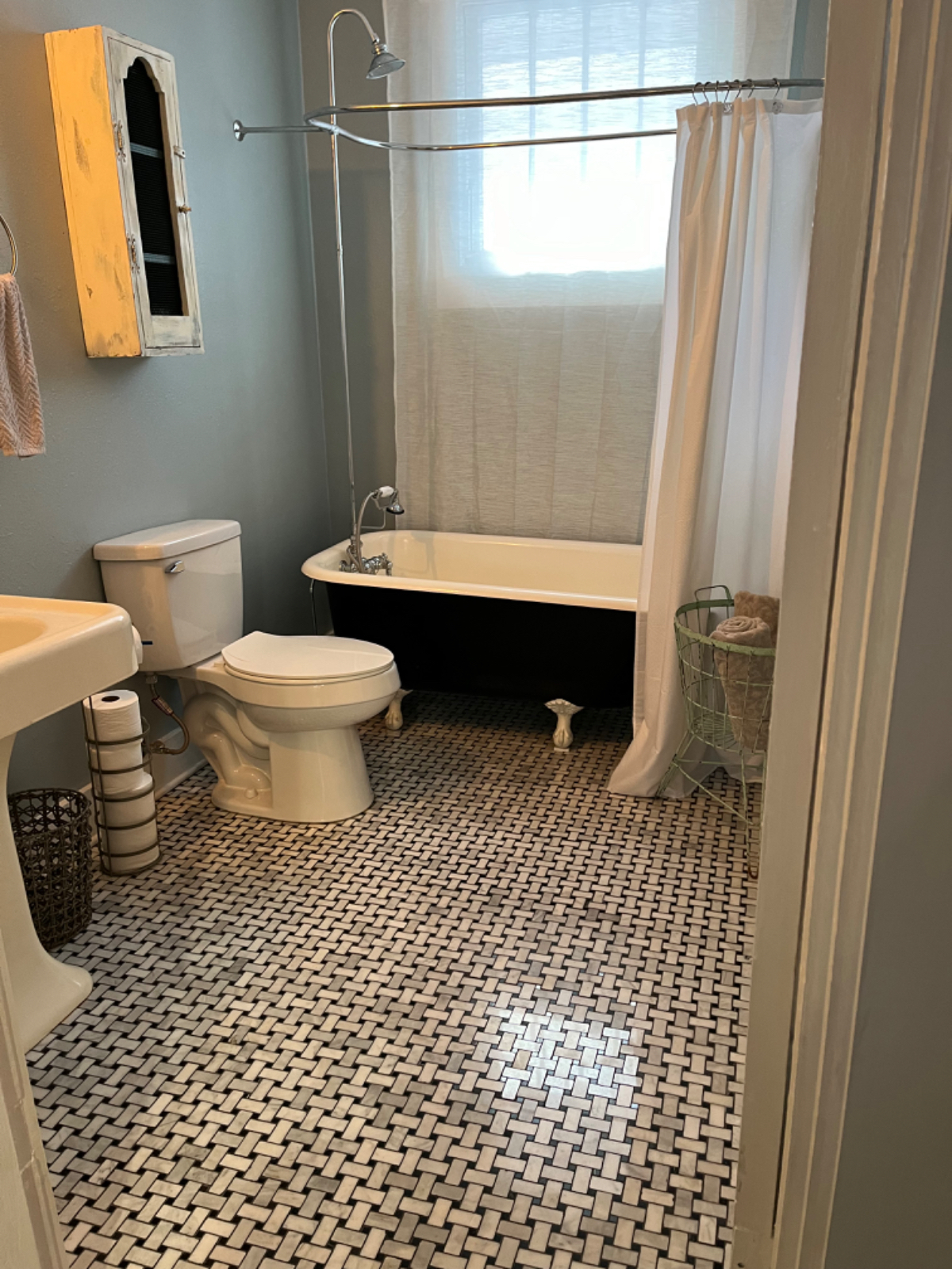 3 Bed 2 Bath with pool in heart of Pensacola - Photo 6