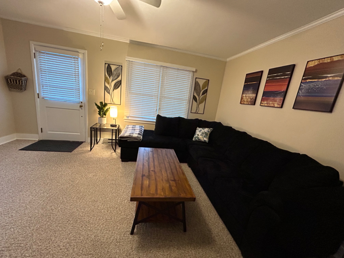 Quiet & Cozy 1 BR apartment - close to CVPH - Photo 1