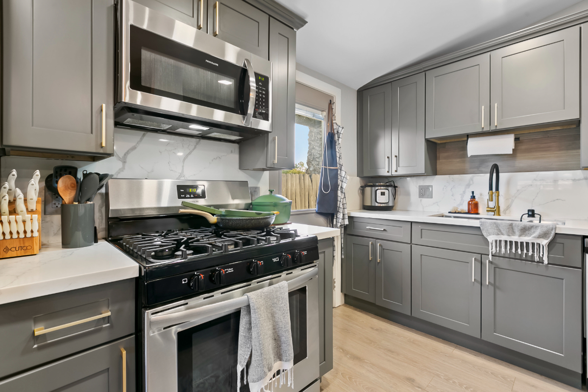 Central to All of San Diego, Fully Remodeled Modern 4BR Pet Friendly Home w/Big Fenced In Yard - Photo 5