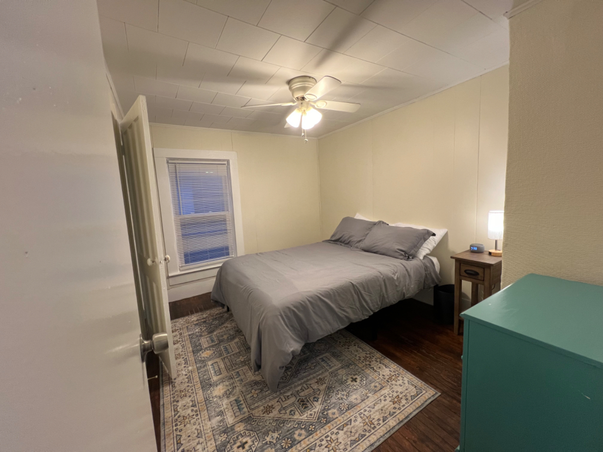 Cozy Cottage Place - Furnished 2 Bedroom Apartment - Glens Falls - Photo 4
