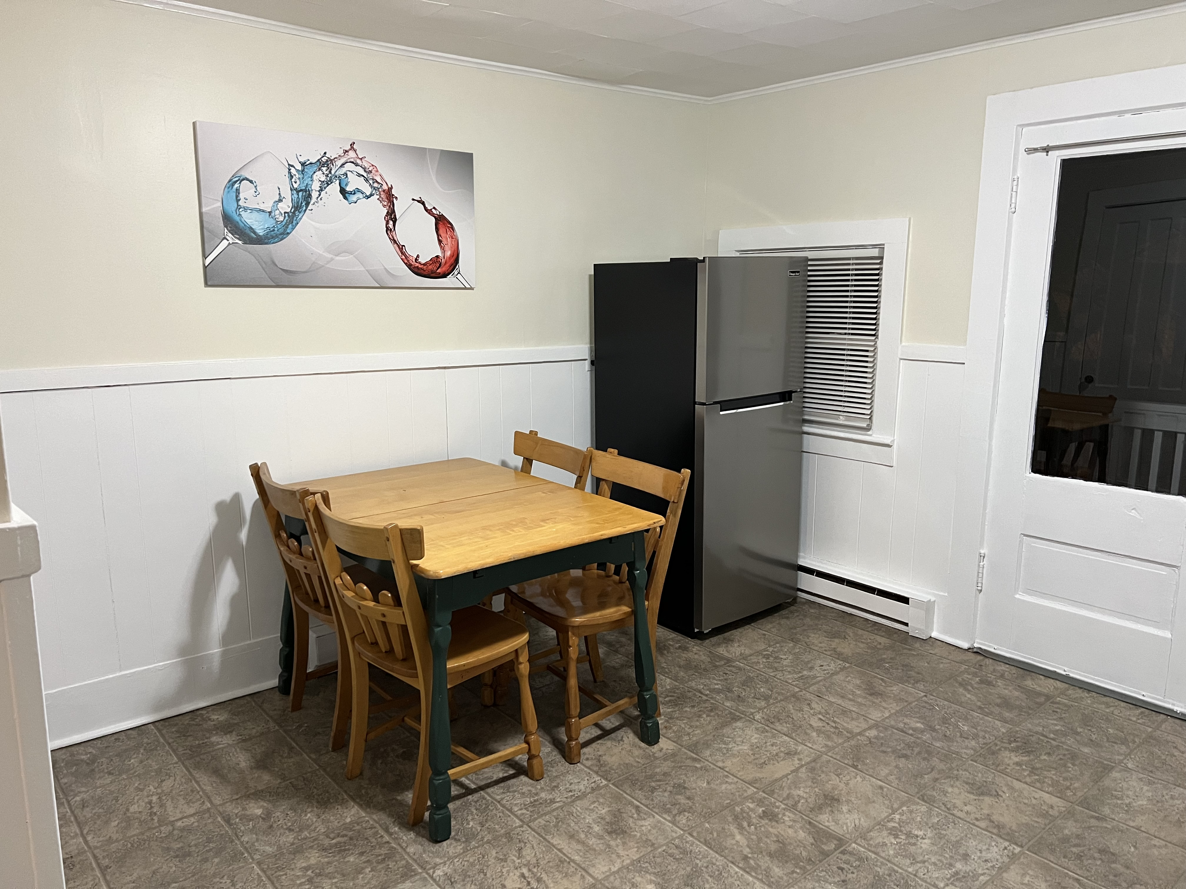 Cozy Cottage Place - Furnished 2 Bedroom Apartment - Glens Falls - Photo 10