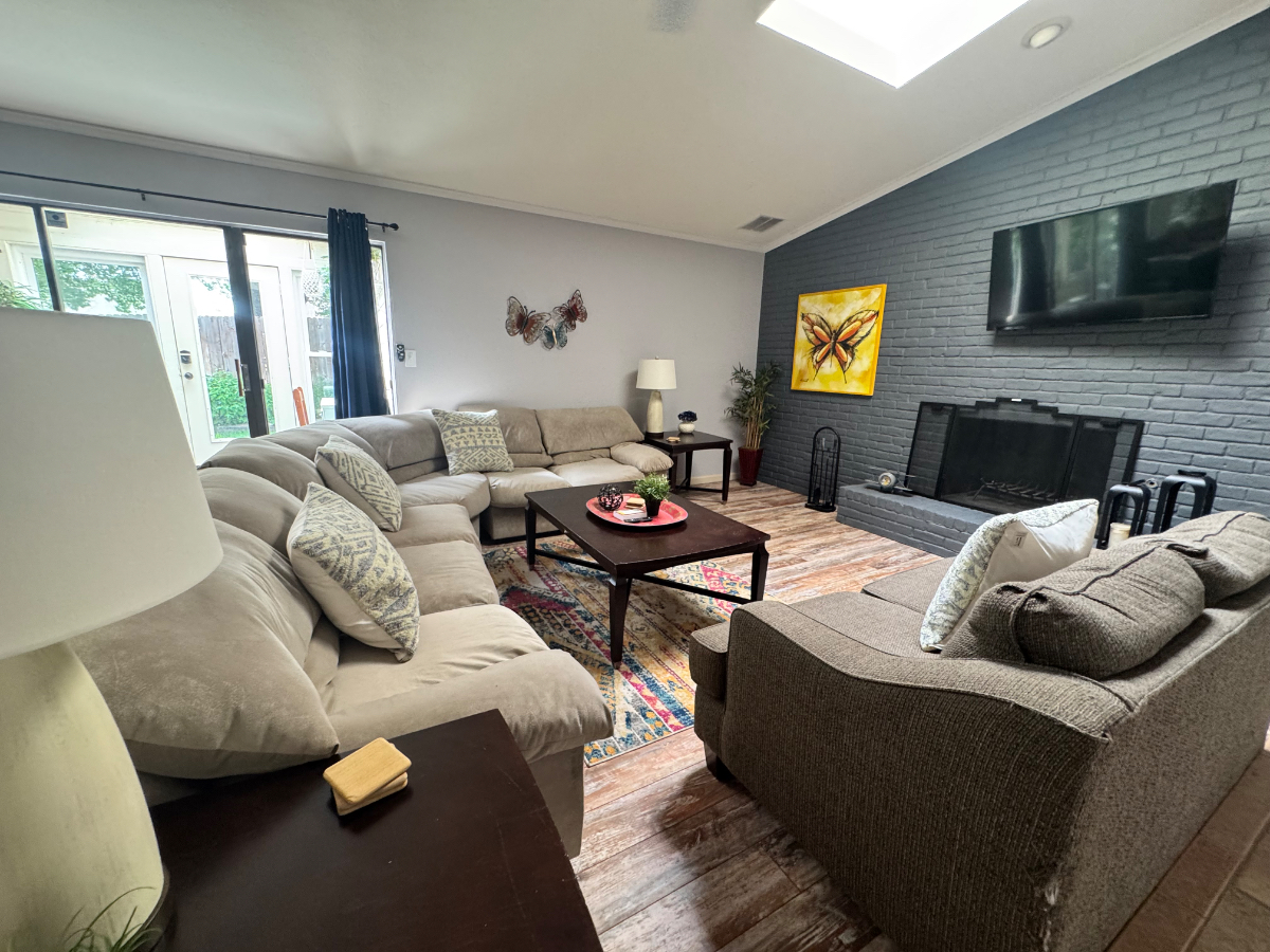 Work Retreat in North Dallas-Addison Area...Pets Welcome - Photo 8