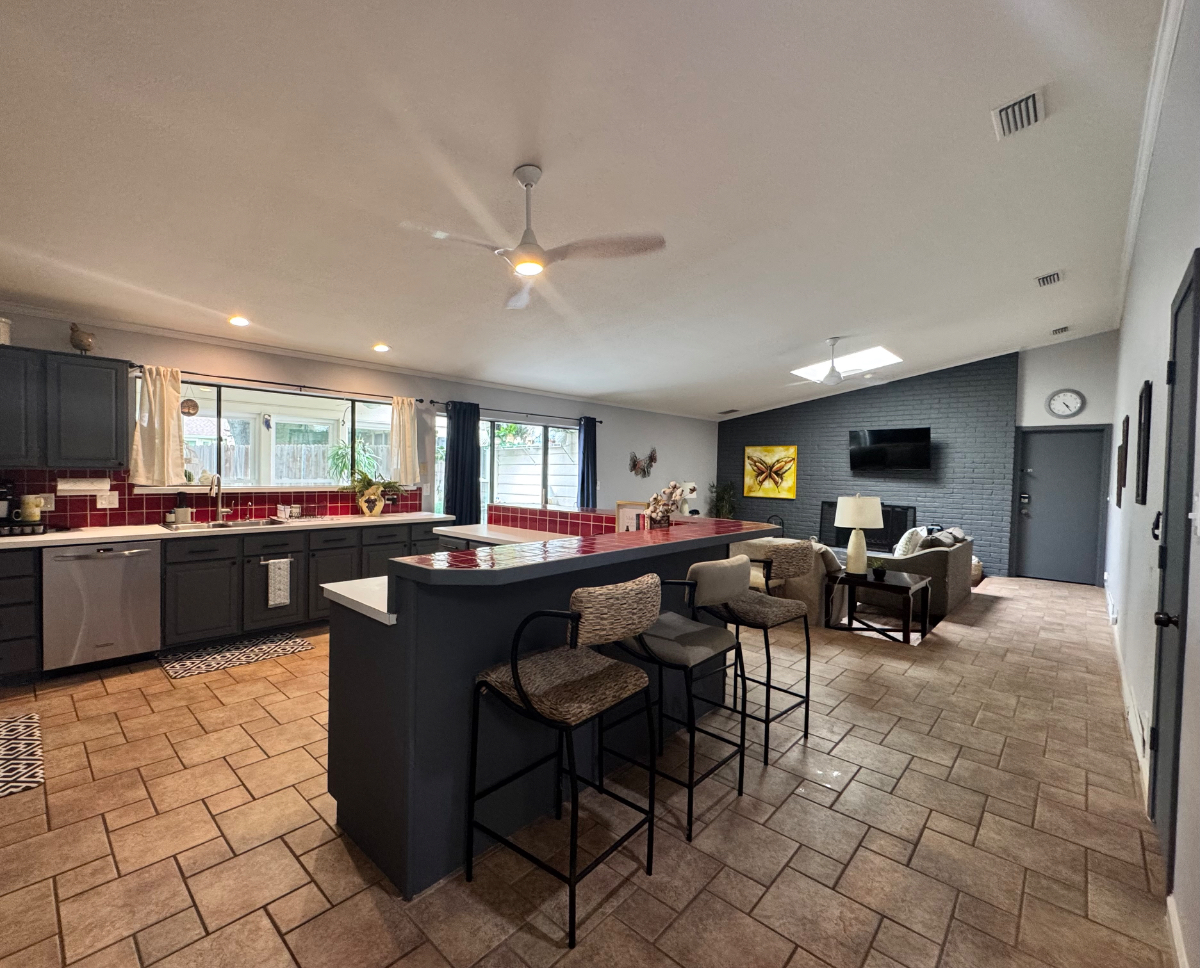 Work Retreat in North Dallas-Addison Area...Pets Welcome - Photo 10