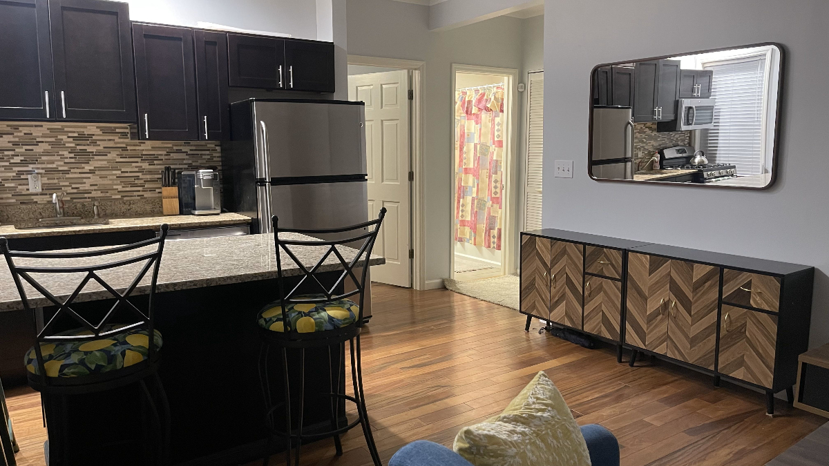 Newly Updated 2 Bedroom Apartment - Photo 2