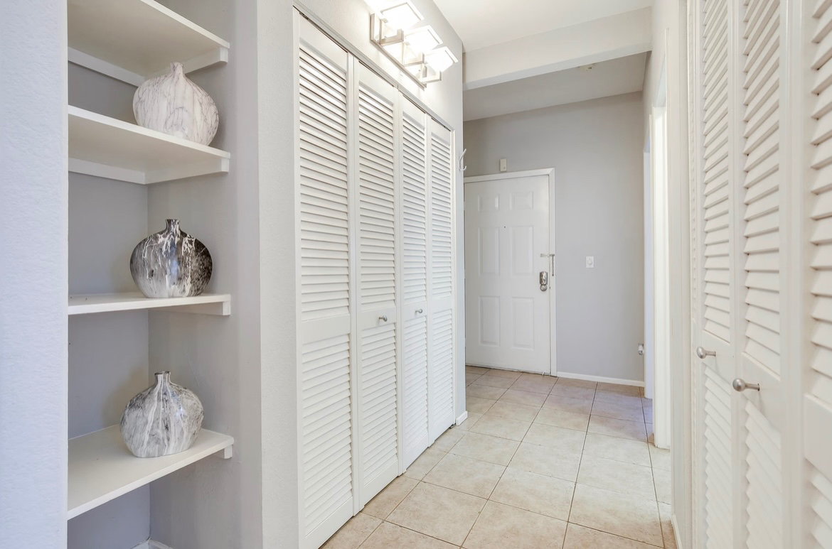 Clean, Fully Furnished Condo in Gated Community - Photo 3