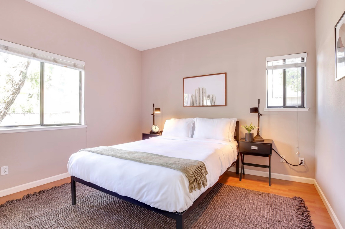 Clean, Fully Furnished Condo in Gated Community - Photo 4