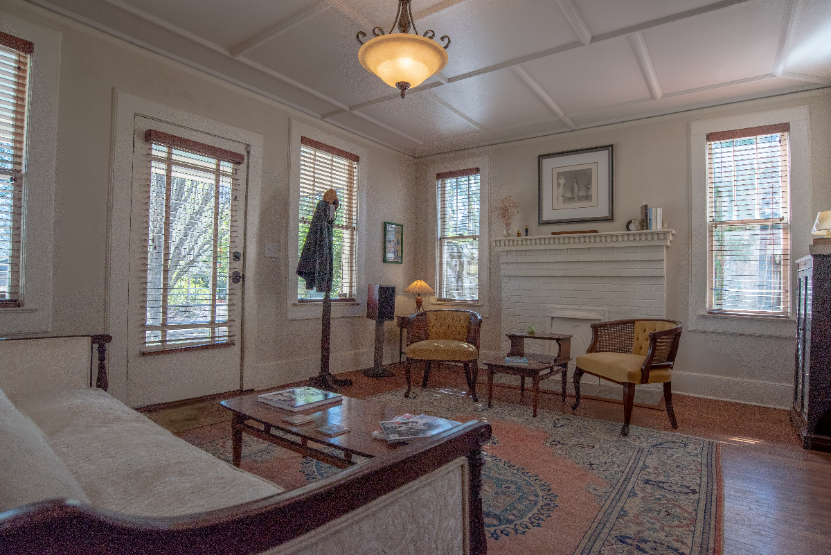 Cozy Charm in Columbia - Delightful 2-Bedroom House with a Perfect Location - Photo 11